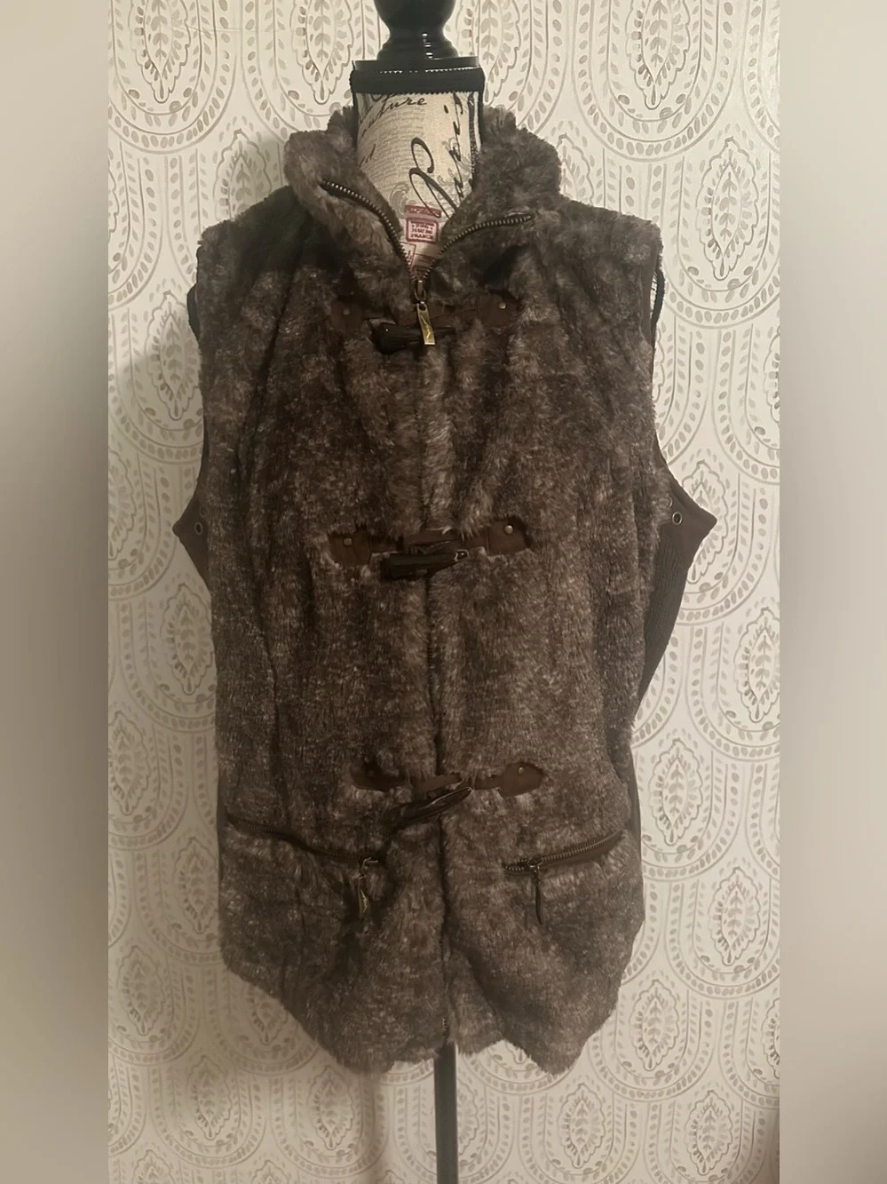 Women's Brown Faux Fur Toggle Vest - Plush Layering Vest- only worn once
